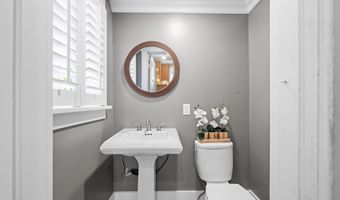 677 17TH St, Astoria, OR 97103