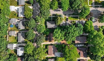 646 Center Dr, Ann Arbor, MI 48103