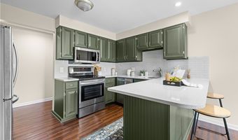 7 Southcreek Ct D, Amherst, NY 14051