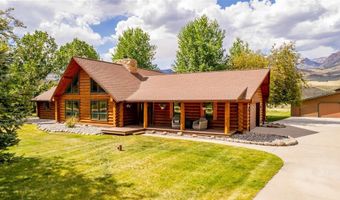 9 Falcon Dr, Cody, WY 82414
