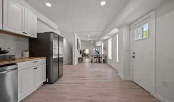 1118 S CAREY St, Baltimore, MD 21223