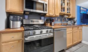 2415 N Kennicott Dr 1D, Arlington Heights, IL 60004