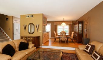 917 W Army Trail Blvd, Addison, IL 60101