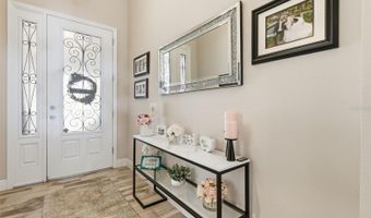5565 SILVER SUN Dr, Apollo Beach, FL 33572