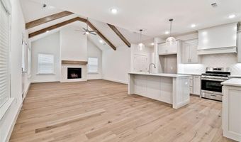 8 Plymouth Cir, Bella Vista, AR 72715