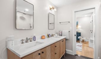 4004 ESTABROOK Dr, Annandale, VA 22003