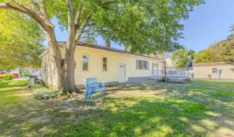 35 Maple Ave, Villas, NJ 08251