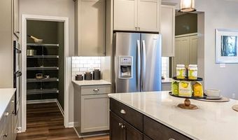 6215 N Trailwoods Dr, Ann Arbor, MI 48103