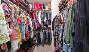 32201 Joaquin Dr, Acton, CA 93510