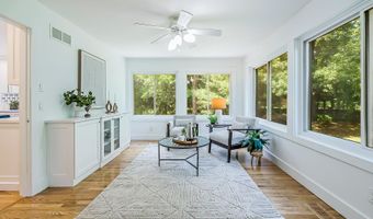 3999 Edmonton Ct, Ann Arbor, MI 48103