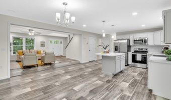 305 Mountainside Dr, Alloway, NJ 07422