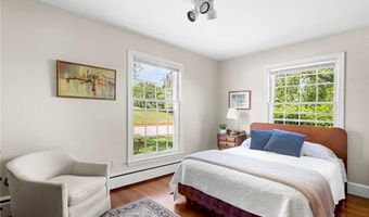 172 Eustis Ave, Newport, RI 02840