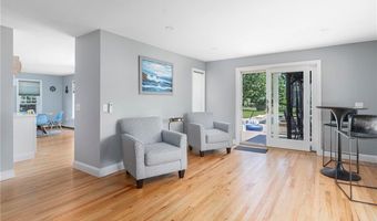 53 River Run Rd, Middletown, RI 02842