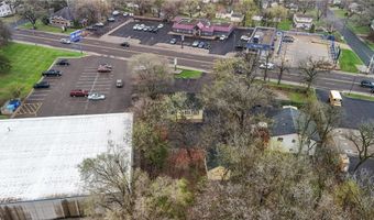 721 E River Rd, Anoka, MN 55303