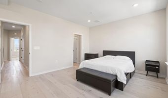 23156 HORSESHOE TRAIL Sq, Ashburn, VA 20148