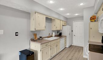 9394 Golden Leaf Way, Indianapolis, IN 46260