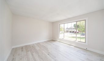 218 NE Mandy Ln, Ankeny, IA 50021