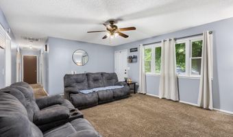 668 W Springfield St, Aurora, MO 65605