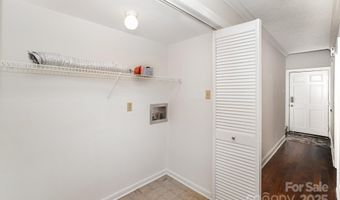 7925 Charter Oak Ln, Charlotte, NC 28226