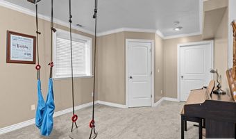5477 Barton Cir, Ammon, ID 83406