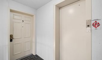 917 Claytonbrook Dr 3, Ballwin, MO 63011