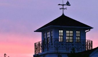 22 E 7TH St, Barnegat Light, NJ 08006