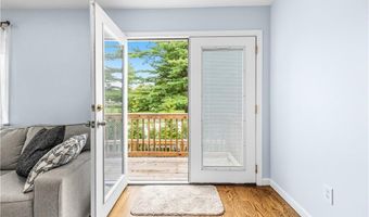 7 Jill Ct, East Providence, RI 02915