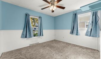 211 S Main St, Argenta, IL 62501