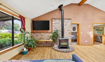 740 Park St, Ashland, OR 97520