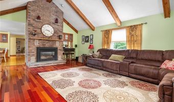 18 Valley Stream Dr, Cumberland, RI 02864