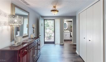 686-20 Fairington Ln, Aurora, OH 44202