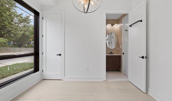 2007 S JOYCE St, Arlington, VA 22202