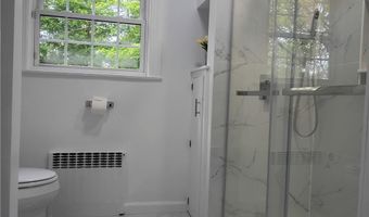 6 Old Pound Hill Rd, North Smithfield, RI 02896