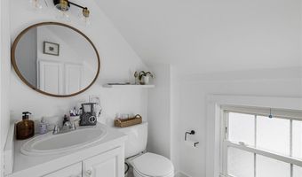 599 E Main Rd, Middletown, RI 02842