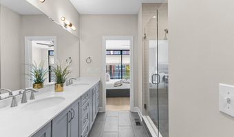 306 Neruda Ave, Columbus, OH 43215