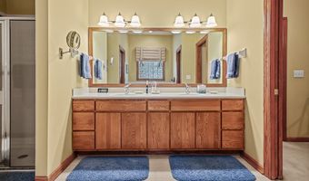 1059 Oakwood Dr, Alliance, OH 44601