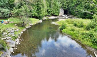 1288 Barton-Orleans Rd, Barton, VT 05822