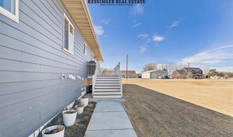 53 E 3rd St N, Cowley, WY 82420