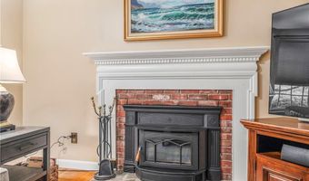 10 Roselawn Ave, North Smithfield, RI 02824