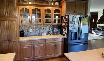 1109 Clover Ct, Aberdeen, SD 57401