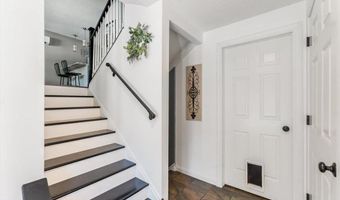 1308 Geneva Dr, Alexandria, MN 56308