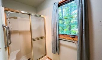 457 E Pioneer Trl, Aurora, OH 44202