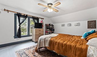 1215 NAVARINO St, Algoma, WI 54201