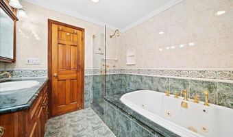 16 Gibbs Rd, Amity Harbor, NY 11701
