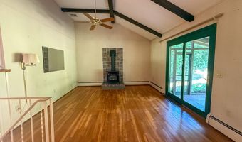 9 Meadow Brook Rd, Brookfield, CT 06804