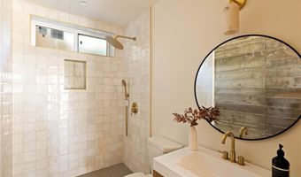 3926 Sunset Dr, Los Angeles, CA 90027