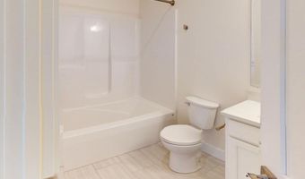 4 Longview Dr 204, Atkinson, NH 03811