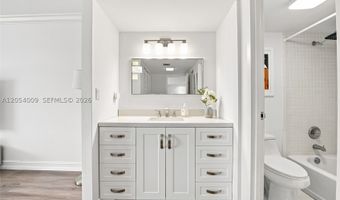 3625 N Country Club Dr 1210, Aventura, FL 33180
