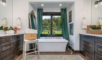 344 Chapman Ln, Bigfork, MT 59911