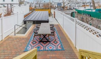 810 MADISON St NW, Washington, DC 20011